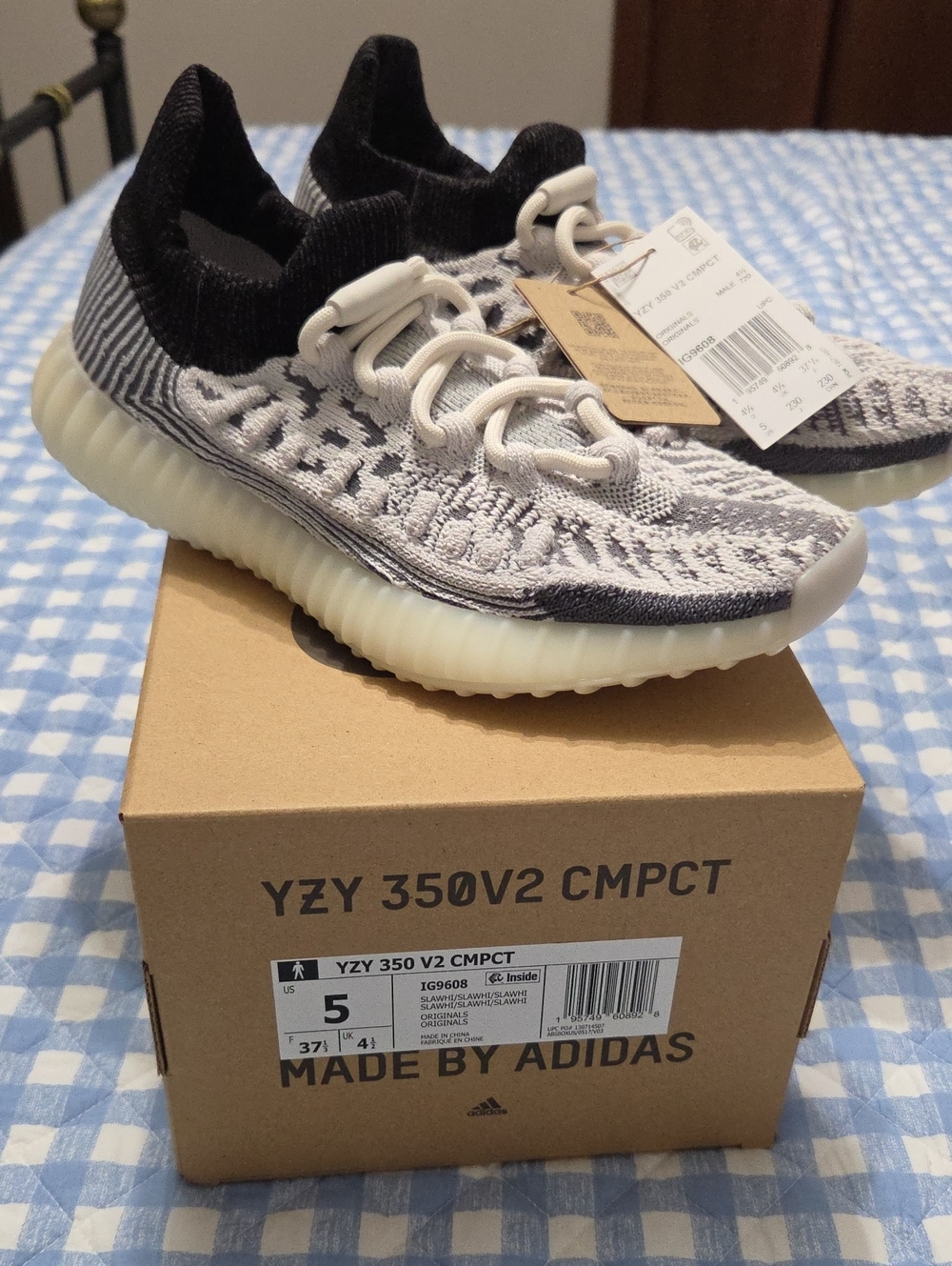 adidas YZY 350 V2 CMPCT Tag Says Male Size 5 Sneakers — Black & White